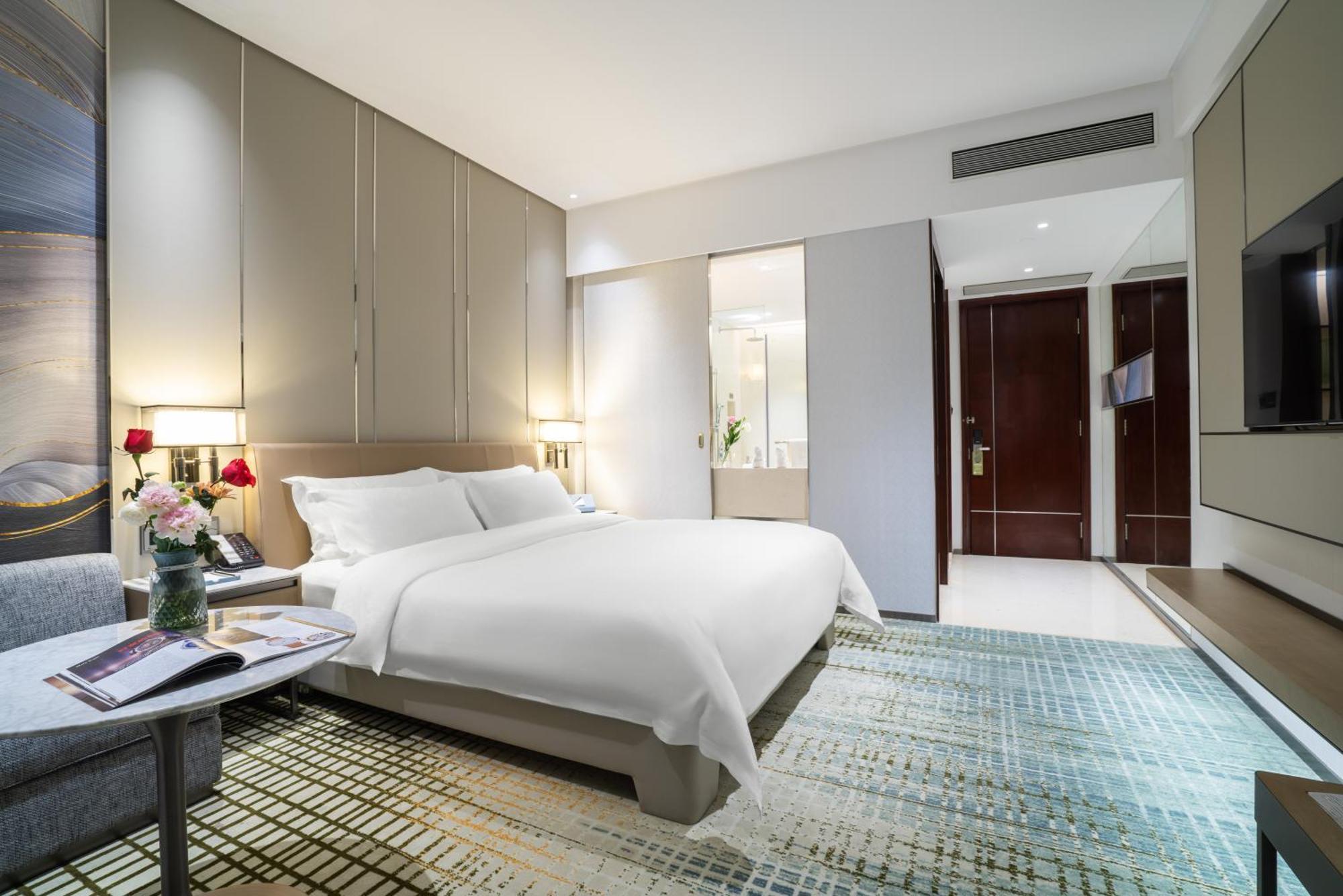 Victoria Zhujiang New Town Hotel 4*