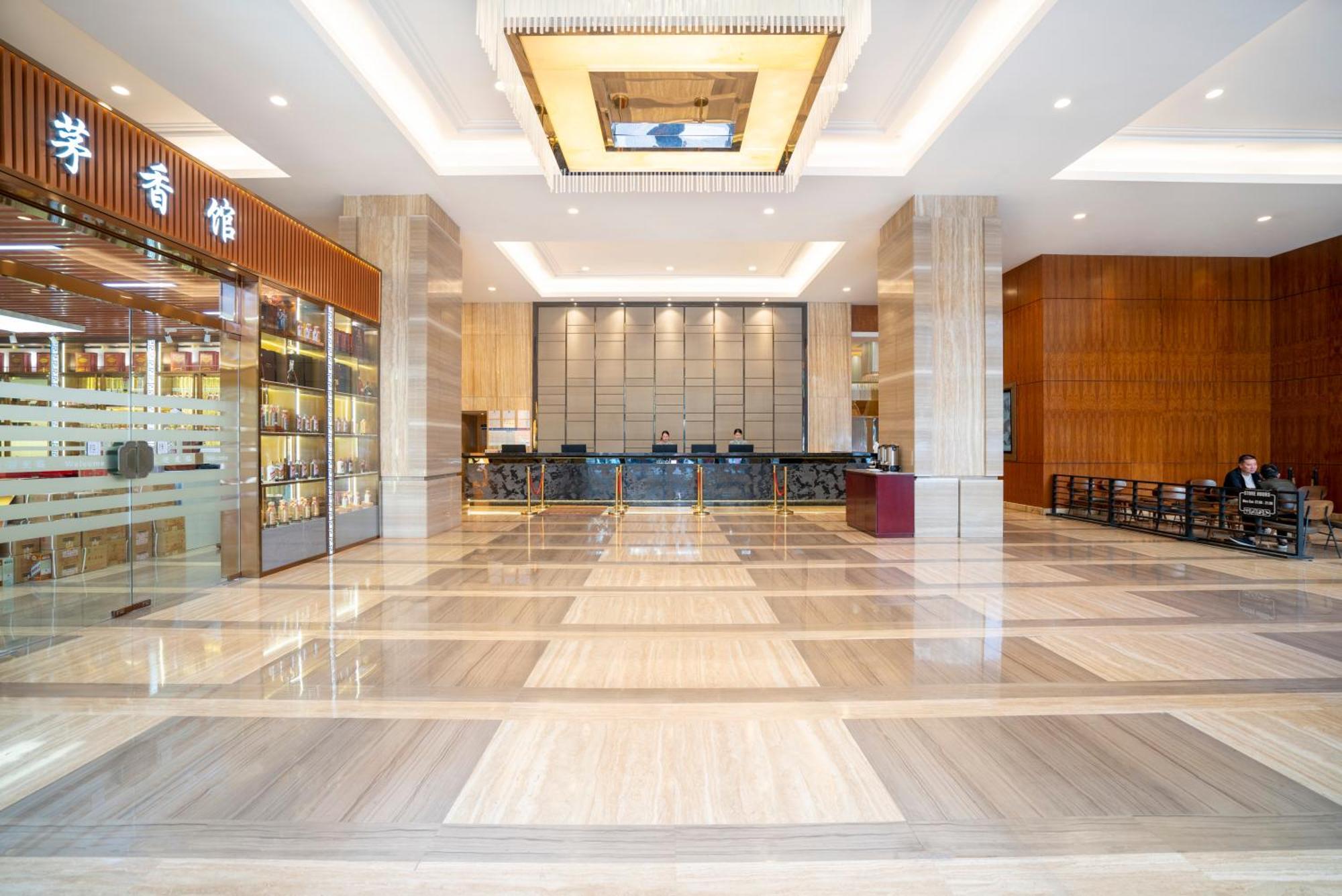 Hotel Victoria Zhujiang New Town 4*